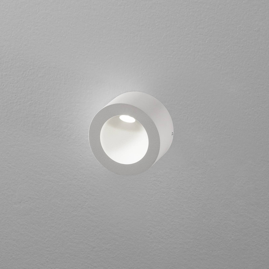 Egger Saxo on LED-vägglampa för inom- och utomhus