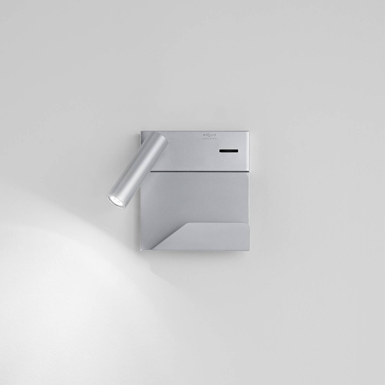 Egger Rona LED-vägglampa med USB-port och hylla