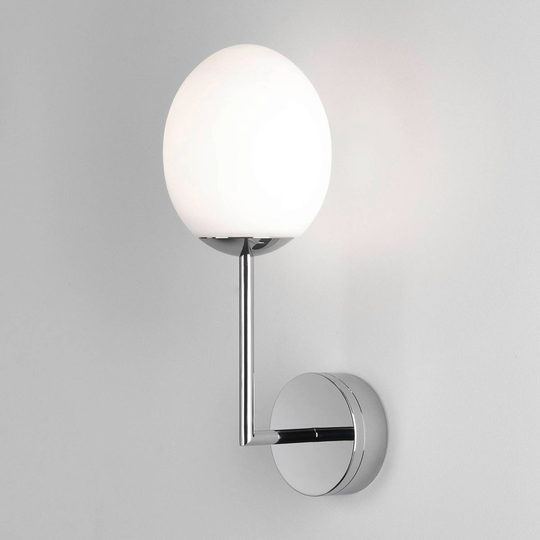 Astro Kiwi LED-vägglampa för badrummet, krom