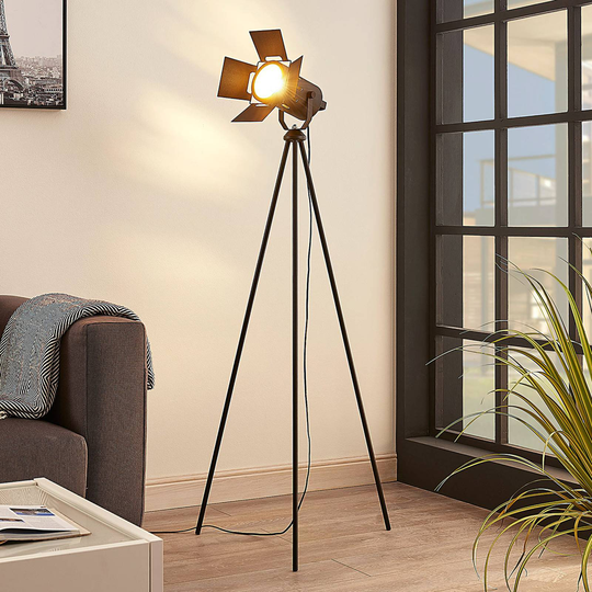 Trebent golvlampa Devon i svart