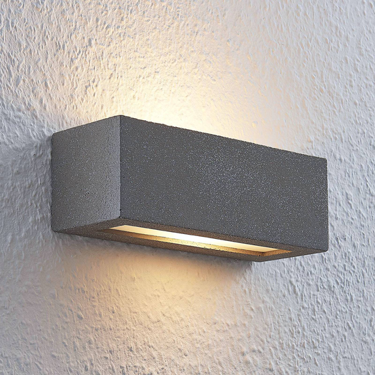 Lindby Nellie LED-vägglampa betong, bredd 21,8 cm