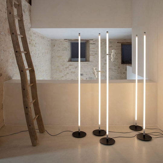 Karman Accipicchio LED-golvlampa 3 000 K