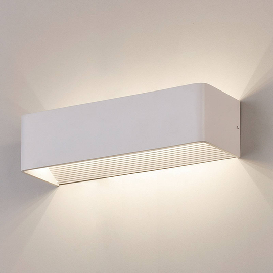 LED-vägglampa Icon, 2 700 K, bredd 37 cm