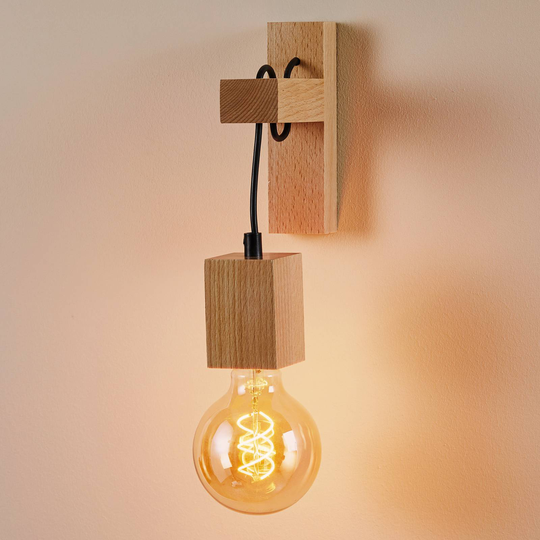 Vägglampa Jack av ljust trä, kantig