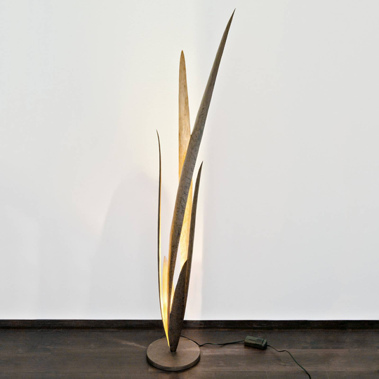 Palustre - en prydande golvlampa