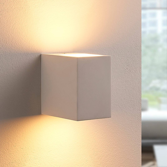 Lindby Jannes vägglampa, gips, vit, kantig