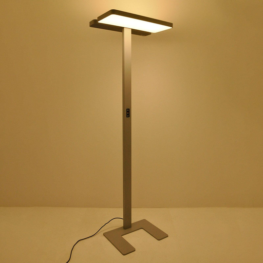 LED-kontorsgolvlampa Aila, dagsljussensor 4 000 K