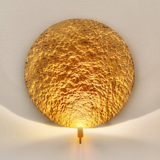 Guldglänsande designer-vägglampa Traversa