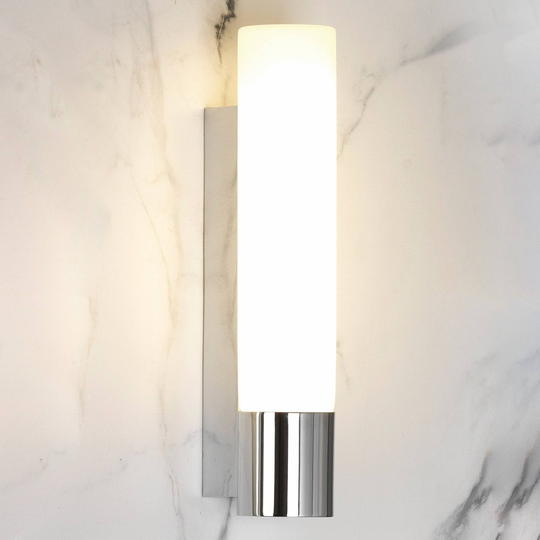 Astro Kyoto LED-vägglampa, krompolerad