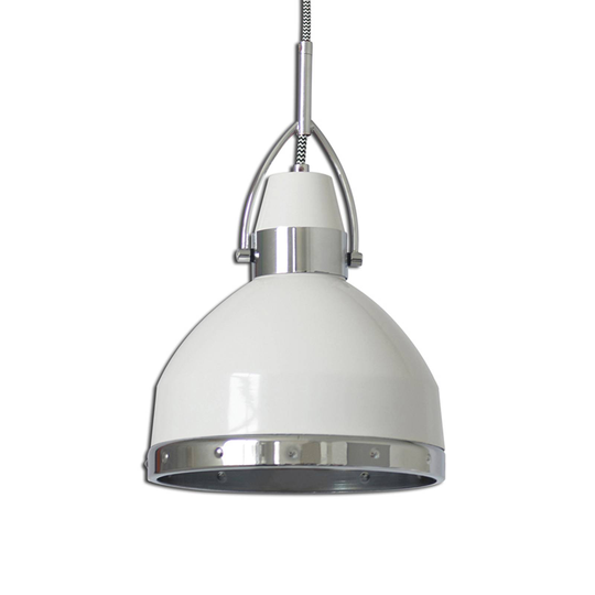Vit taklampa Britta med industriell design