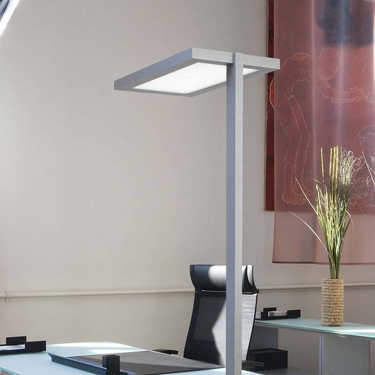 Förstklassig golvlampa med dagsljussensor Luxsense
