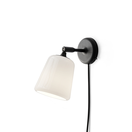 NEW WORKS Material Vägglampa Vit Opal