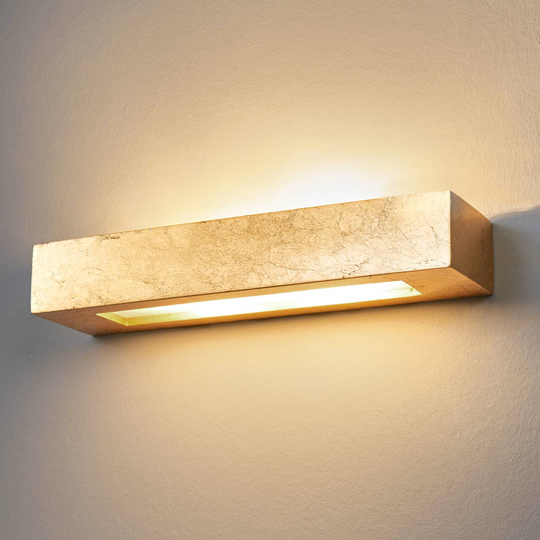 Kantig gipsvägglampa Emina i guld