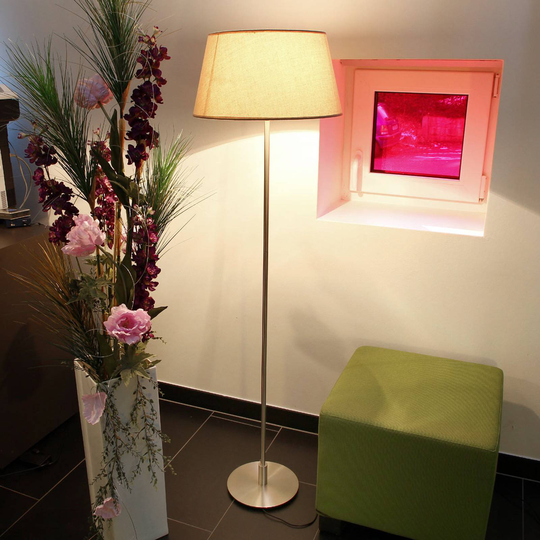 Elegant golvlampa Mitic