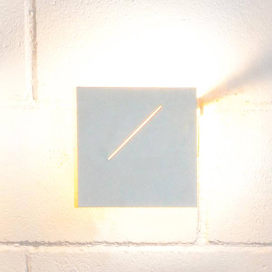 Designervägglampa Des.agn med LED-lampor, vit