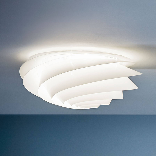 LE KLINT Swirl Medium - vägglampa med LED, vit