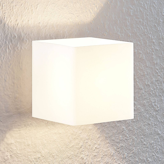 Lindby Nanda vägglampa av glas, kantig