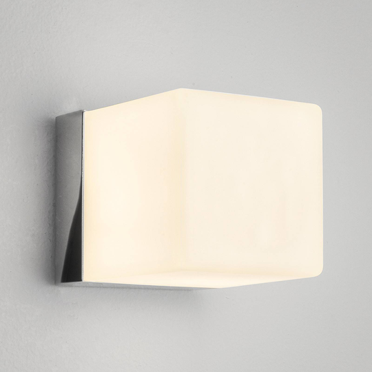 Enkel vägglampa CUBE