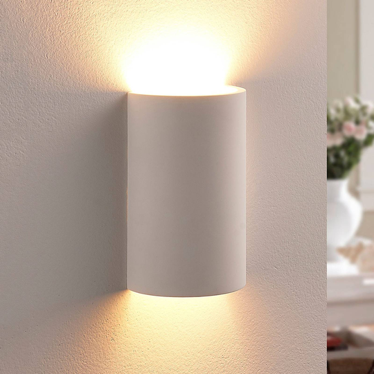 Lindby Colja gipsvägglampa, vit, halvrund