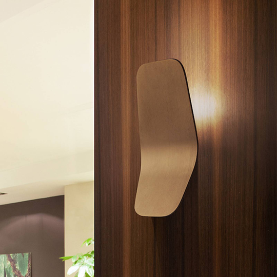 Casablanca Ashiya LED-vägguplight, brons