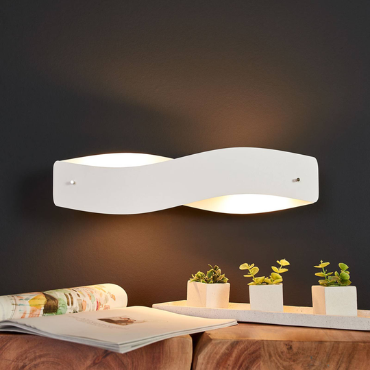 Vit LED-vägglampa Lian i ädel design – dimbar