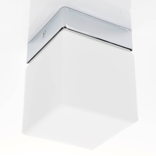 Helestra Keto LED-badrumstaklampa, kub