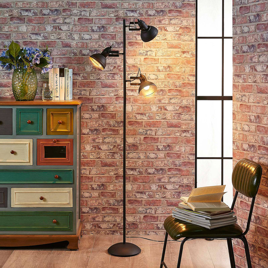 Svart LED-golvlampa Lilly med tre spotlights