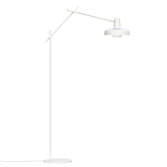 GRUPA Arigato golvlampa, tredelad arm, vit