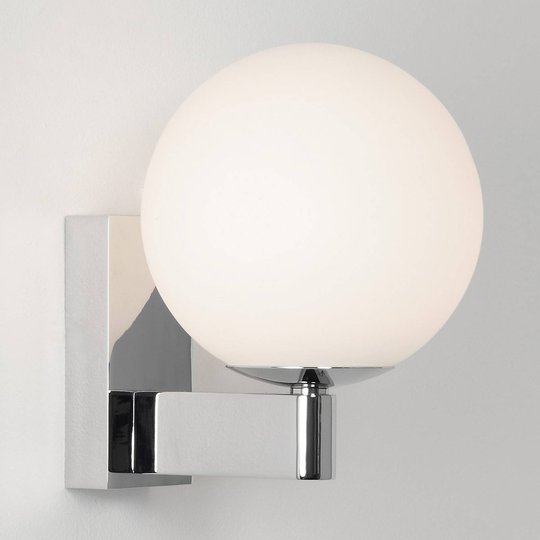Elegant, klotformad vägglampa SAGARA