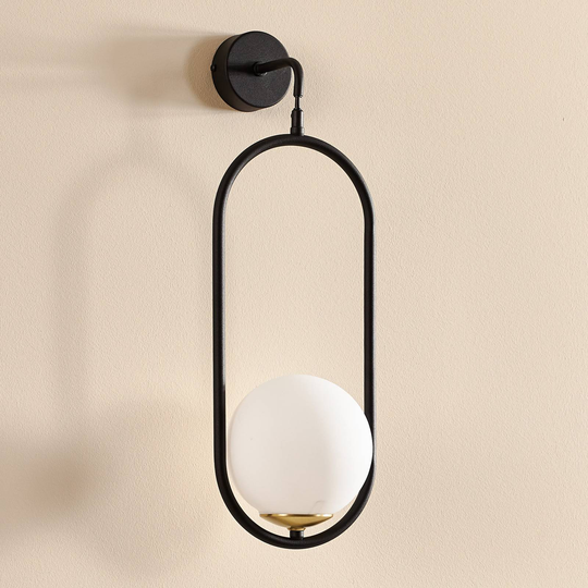 Vägglampa Samba, opalglas/svart 1 lampa