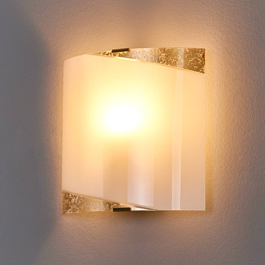 Vägglampa Beatrice med guldiga tillämpningar