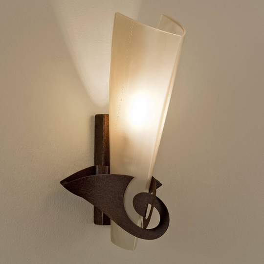 Elegant vägglampa Phantom i rost/guld