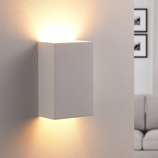 Lindby Colja gipsvägglampa, vit, kantig