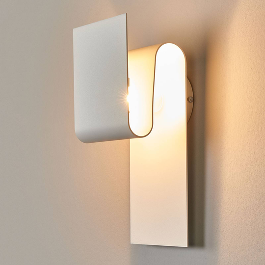 Escale Fold - mattvit vägglampa