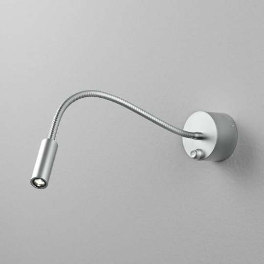 Egger Zooom T Flex LED-vägglampa 2 700 K, krom