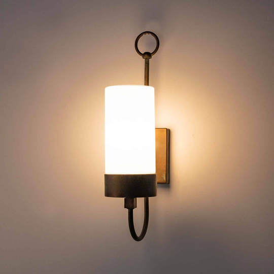 Utomhusvägglampa 3355, mässing antik/opal