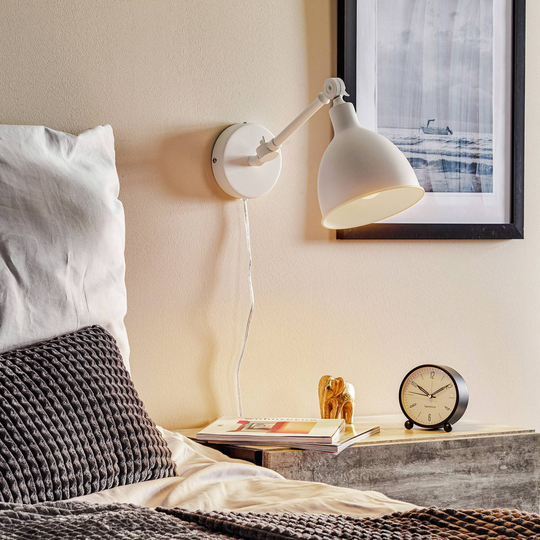 By Rydéns Bazar Mini vägglampa med kontakt vit