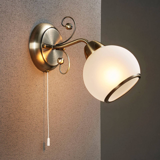 Förtrollande vägglampa Corentin
