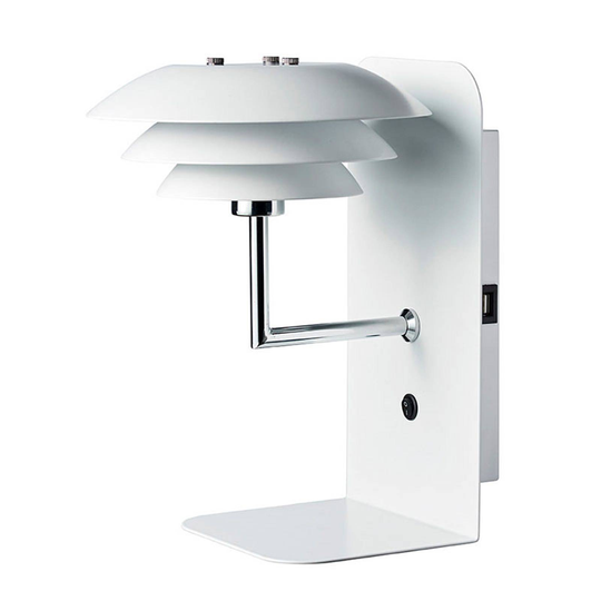 Dyberg Larsen DL20 USB Shelf vägglampa, vit