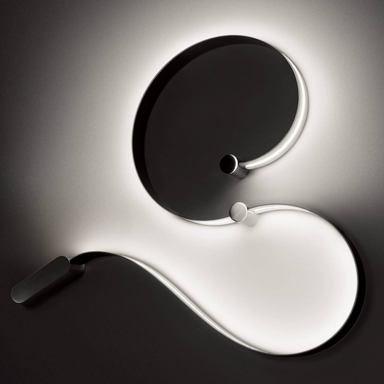 Cini&Nils FormaLa2 böjlig LED-vägglampa 2 700 K