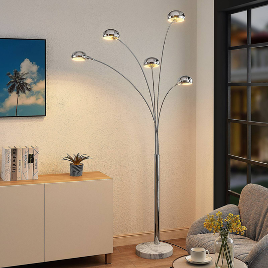 Lindby Sarinio golvlampa med marmorfot, krom