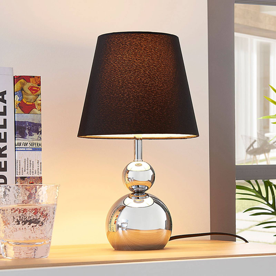 Förkromad textilbordslampa Andor i svart