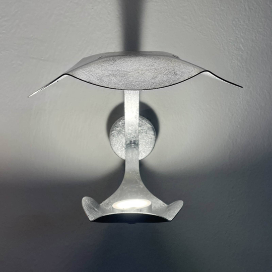 Knikerboker Le Gigine LED-vägglampa, bladsilver